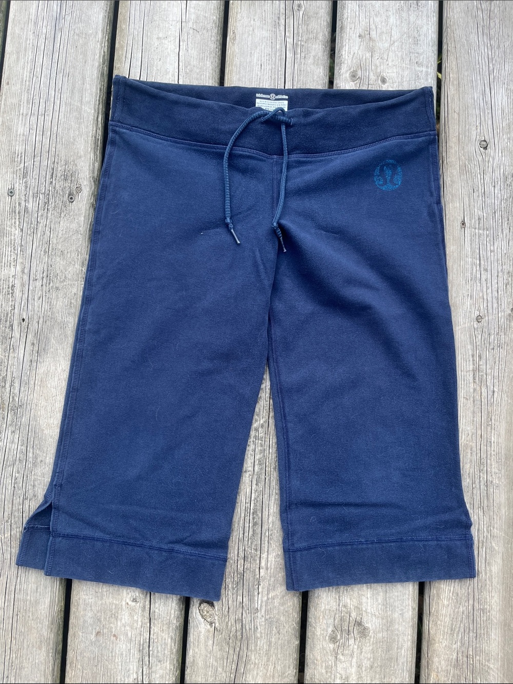 Vintage lululemon athletica Navy Blue Cropped Sweatpants Made in Vancouver Sz 6